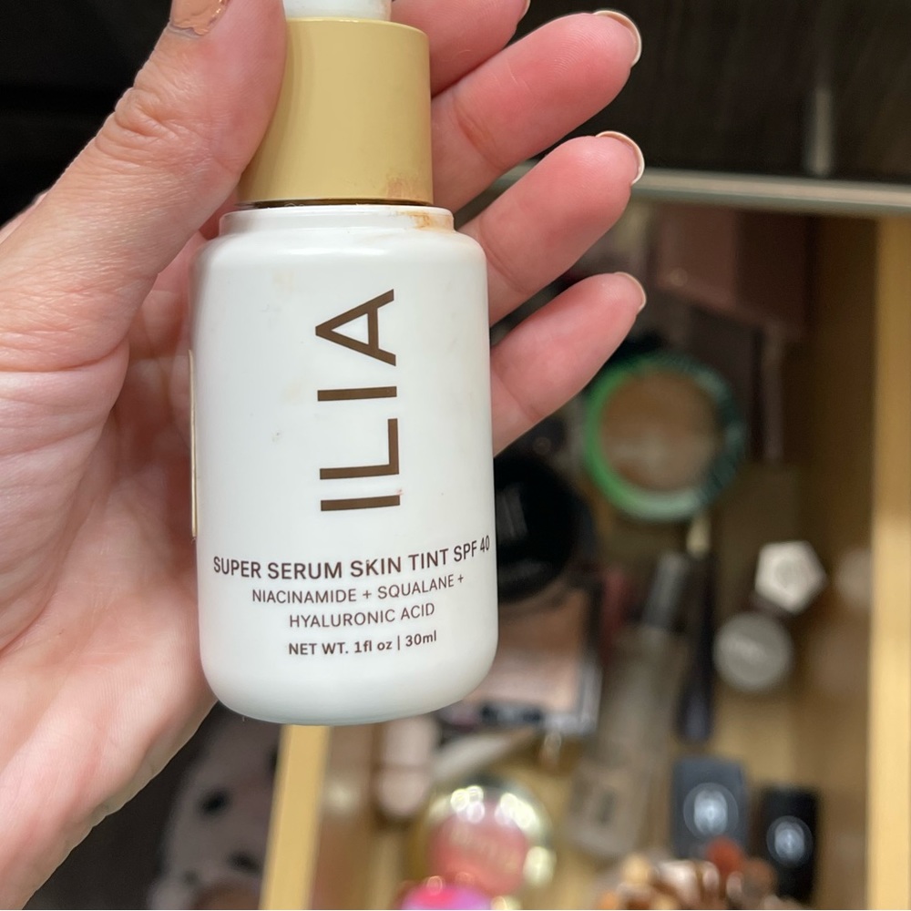 Ilia skirt tint
